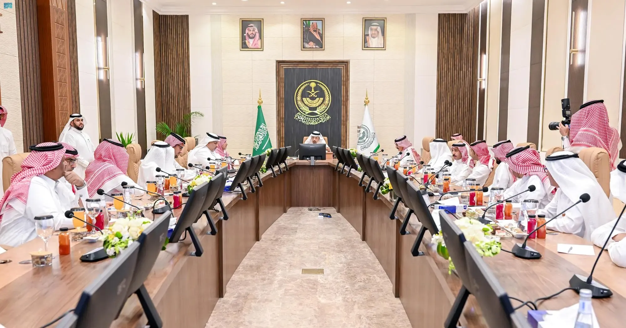HH the Emir of Al-Baha Chairs First Meeting of the Supervisory Committee for the Strategic Office for the Development of Al-Baha Region